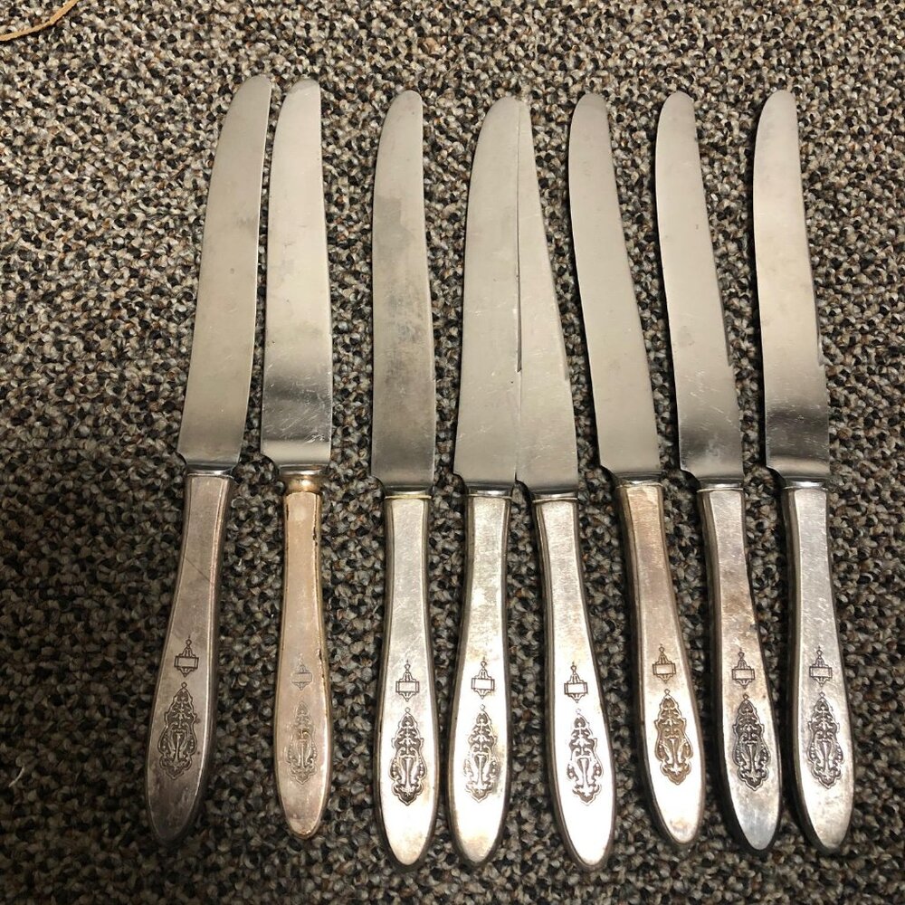 Set of 8 Bird of Paradise by Community, Silverplate Dinner Knives Art Deco